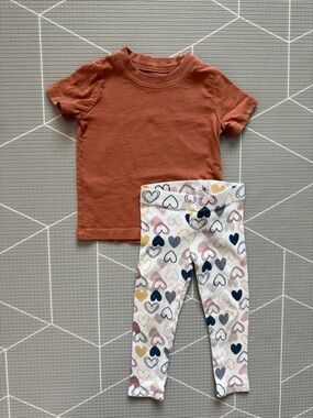Carter's|Baby girl/toddler matching set,Rust Orange Tee & ribbed heart leggings•